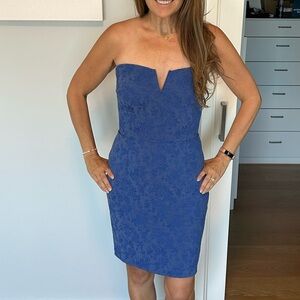 Blue strapless dress never worn !